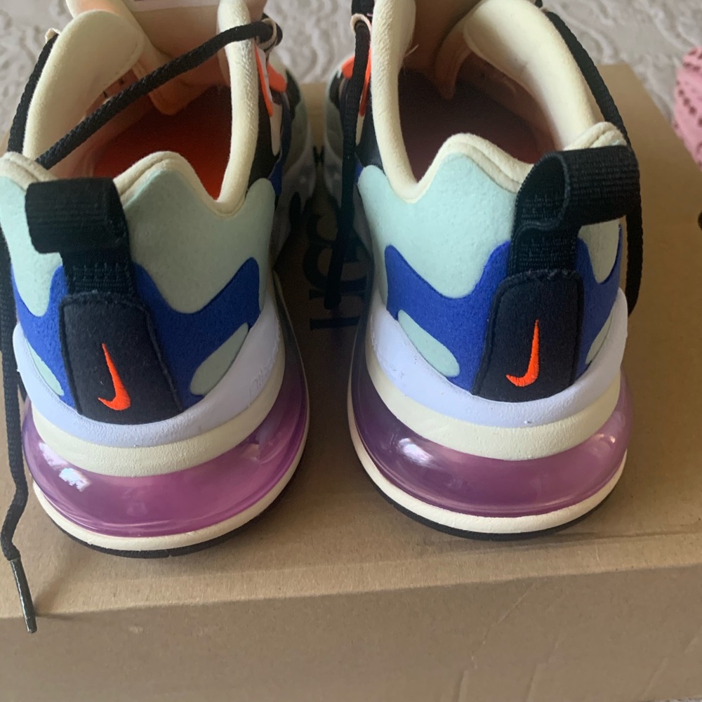 Nike Air Max 270 React Size 7 - image 5